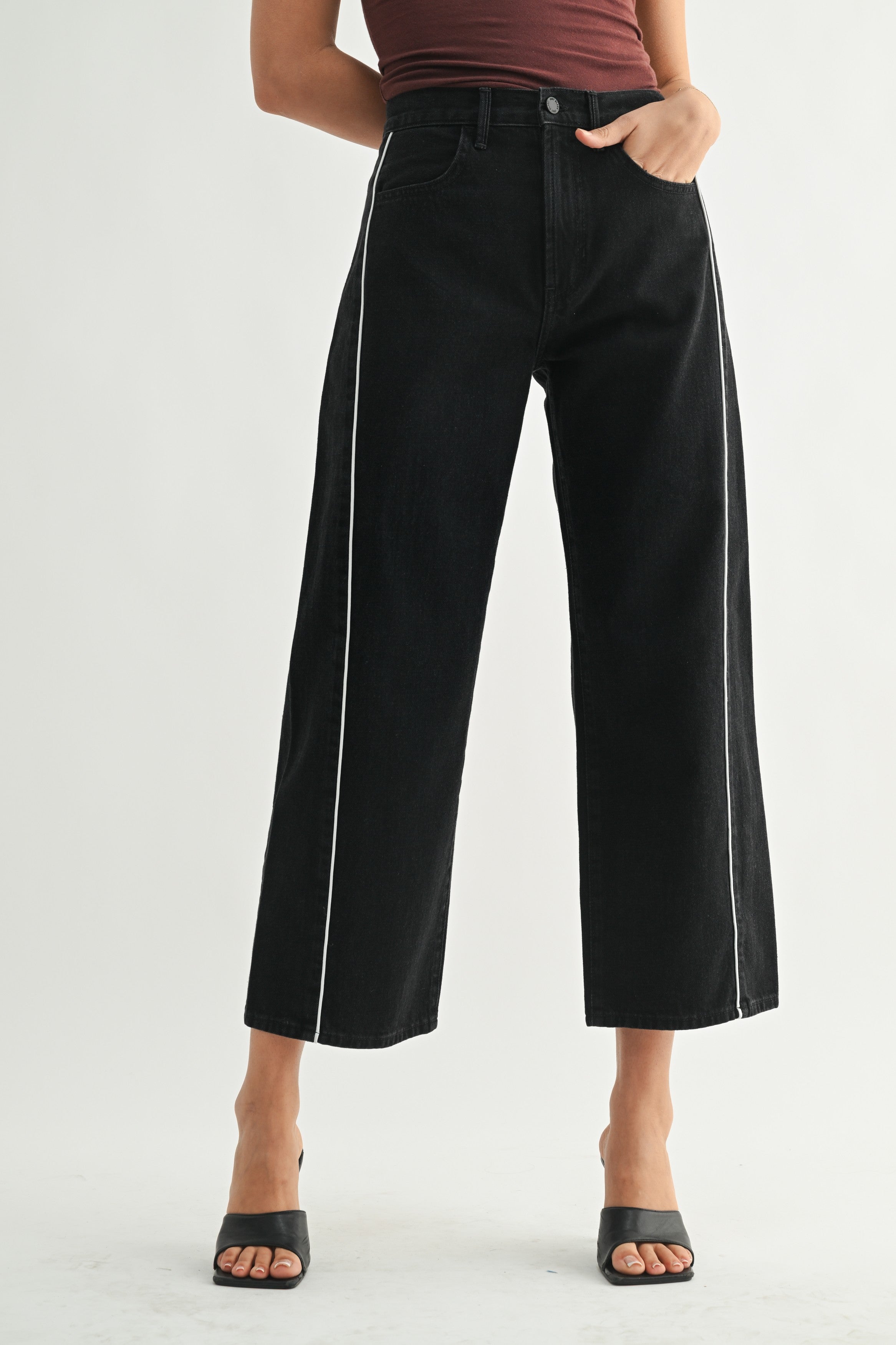 Black Barrel Jean Twist