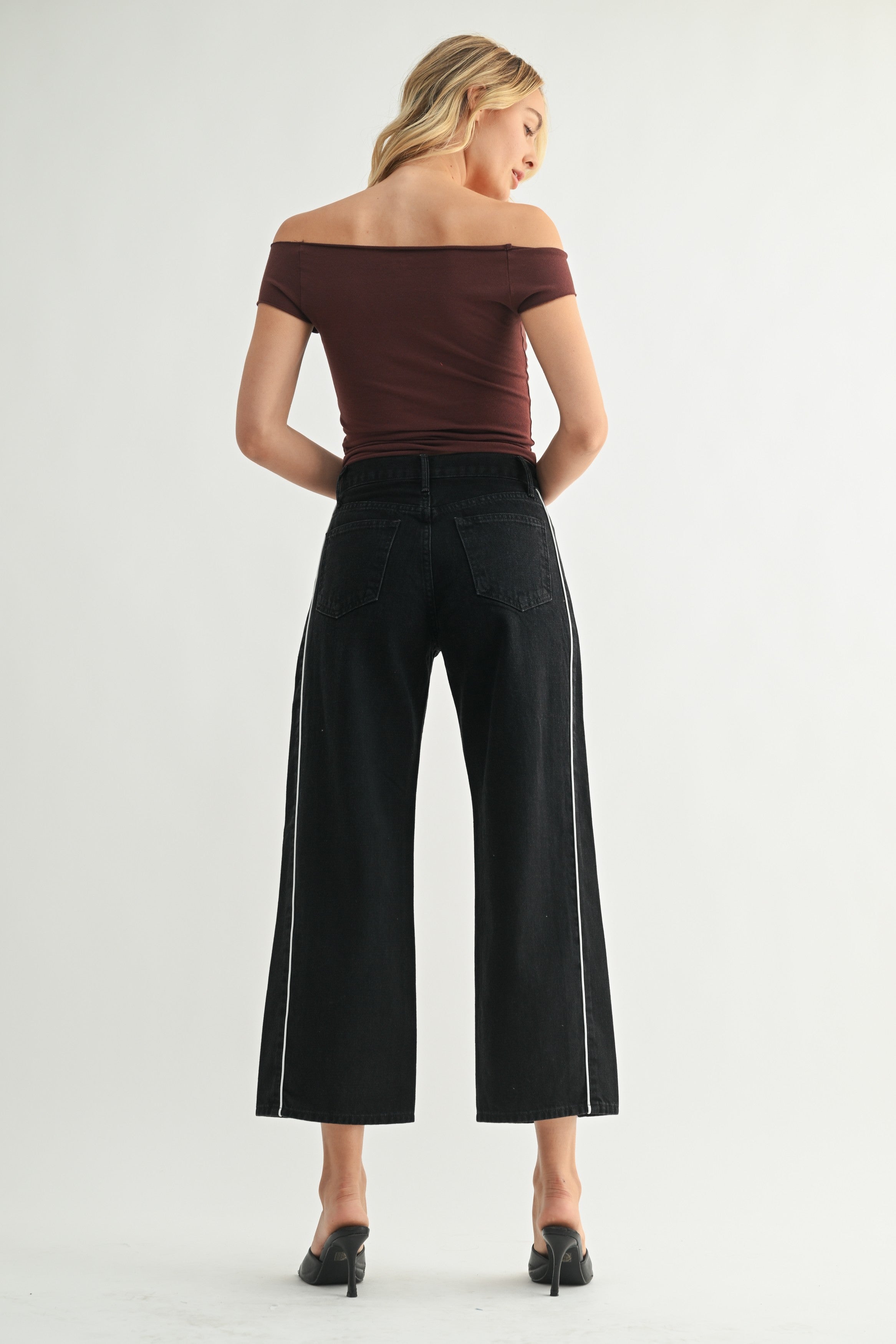 Black Barrel Jean Twist